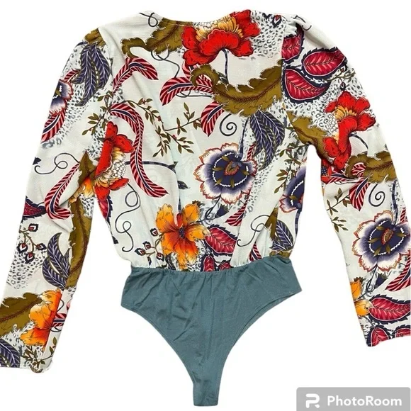 Floral Tropical Bodysuit by Fashion Nova - Picture 4 of 13